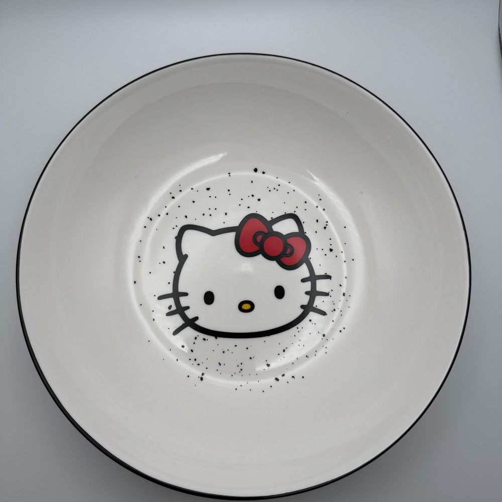 Hello Kitty Sanrio Silver Buffalo 46oz Pasta Ramen Serving Bowl 9.25